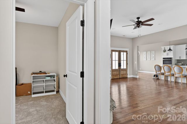 1182 Cape Hickory Road, Hickory, NC 28601