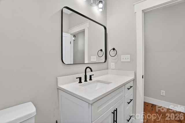 1182 Cape Hickory Road, Hickory, NC 28601
