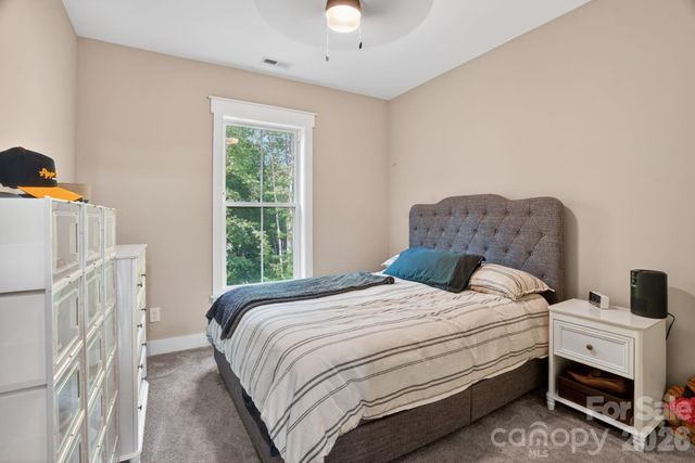 1182 Cape Hickory Road, Hickory, NC 28601