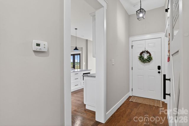 1182 Cape Hickory Road, Hickory, NC 28601