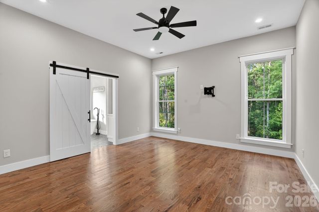 1182 Cape Hickory Road, Hickory, NC 28601