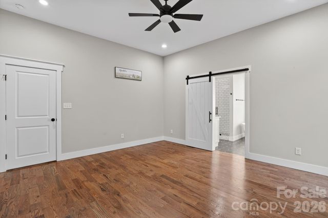 1182 Cape Hickory Road, Hickory, NC 28601