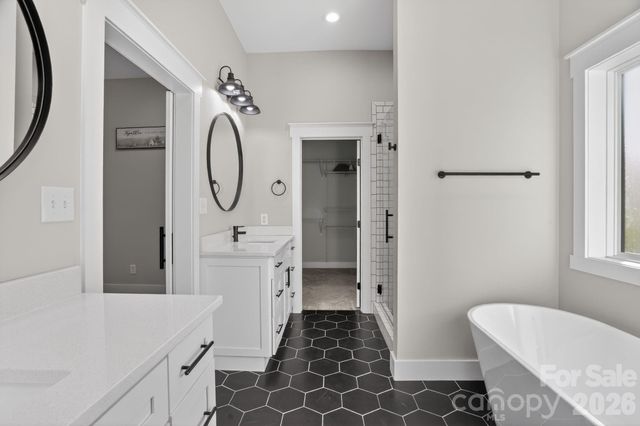 1182 Cape Hickory Road, Hickory, NC 28601