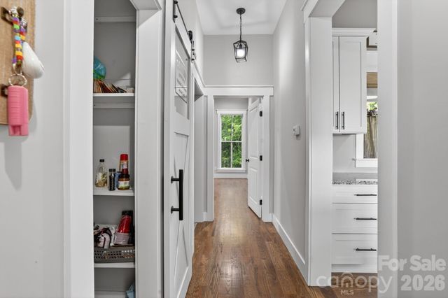 1182 Cape Hickory Road, Hickory, NC 28601