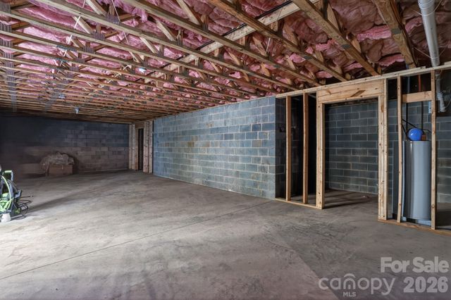 1182 Cape Hickory Road, Hickory, NC 28601
