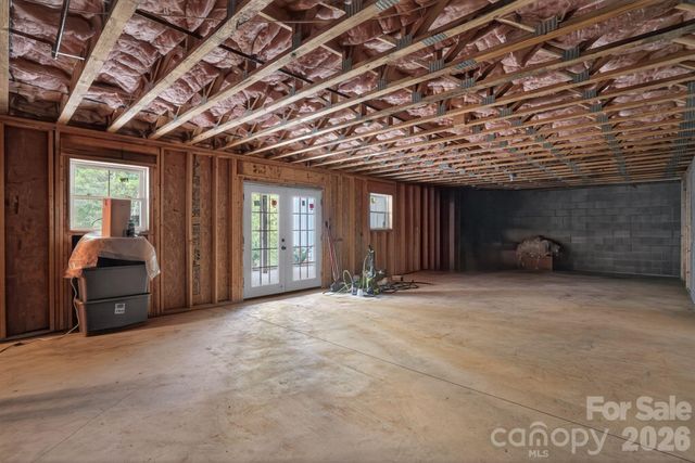 1182 Cape Hickory Road, Hickory, NC 28601