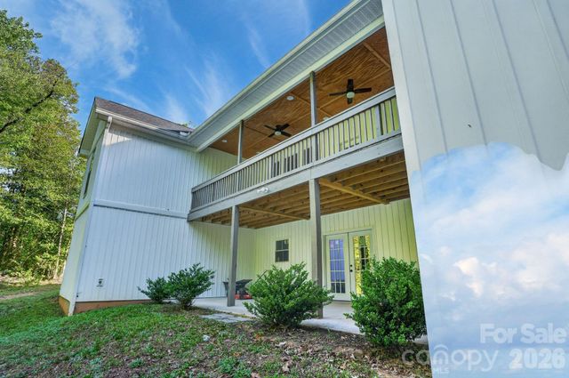 1182 Cape Hickory Road, Hickory, NC 28601