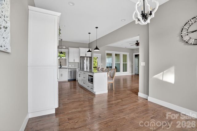 1182 Cape Hickory Road, Hickory, NC 28601