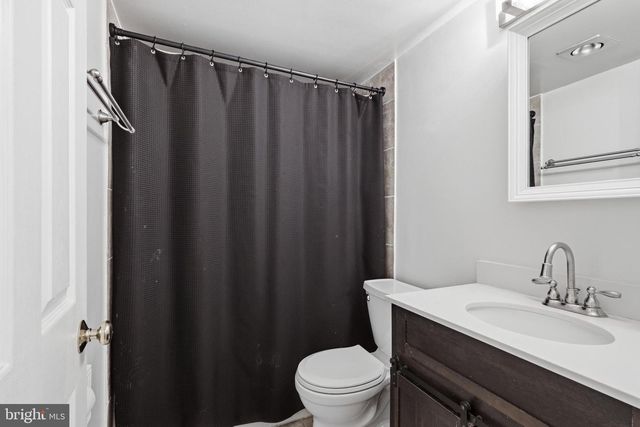 112 N KENNEDY RD, Sterling, VA 20164