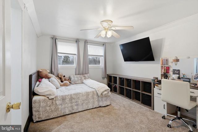 112 N KENNEDY RD, Sterling, VA 20164