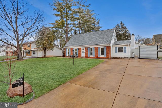 112 N KENNEDY RD, Sterling, VA 20164