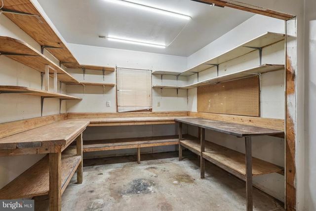 112 N KENNEDY RD, Sterling, VA 20164