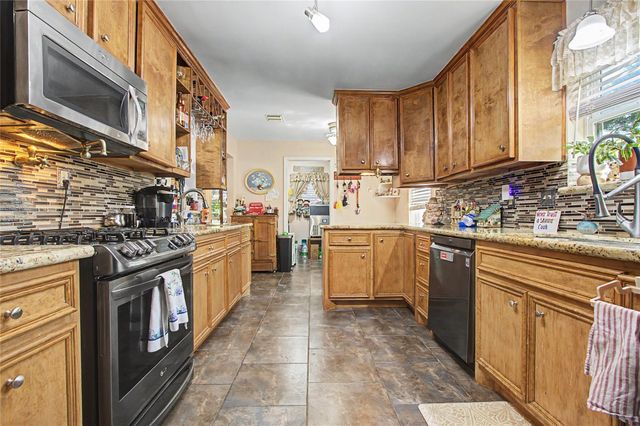 2549 River Ridge, Conroe, TX 77385
