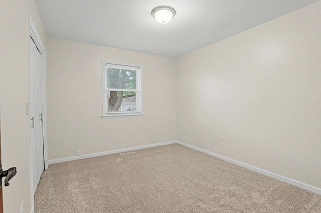 310 Valleyview Ct, Andover, KS 67002