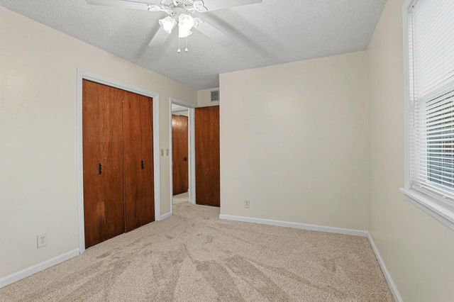 310 Valleyview Ct, Andover, KS 67002