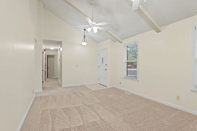 310 Valleyview Ct, Andover, KS 67002