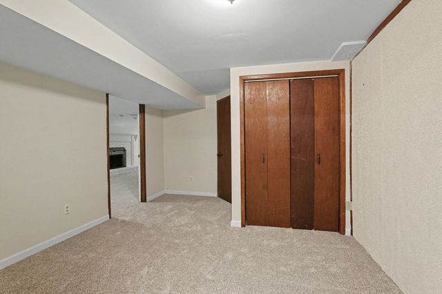 310 Valleyview Ct, Andover, KS 67002