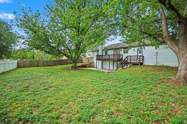 310 Valleyview Ct, Andover, KS 67002