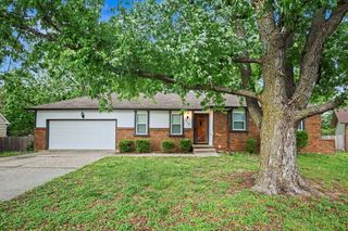 310 Valleyview Ct, Andover, KS 67002