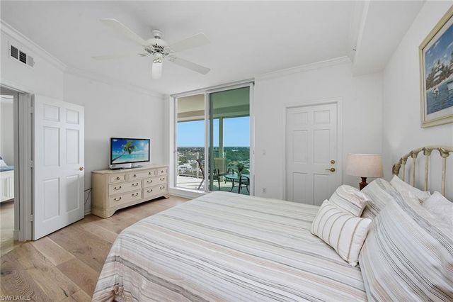 60 Seagate DR # 1606, Naples, FL 34103