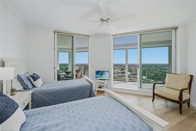 60 Seagate DR # 1606, Naples, FL 34103