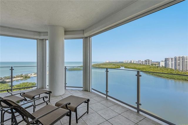 60 Seagate DR # 1606, Naples, FL 34103