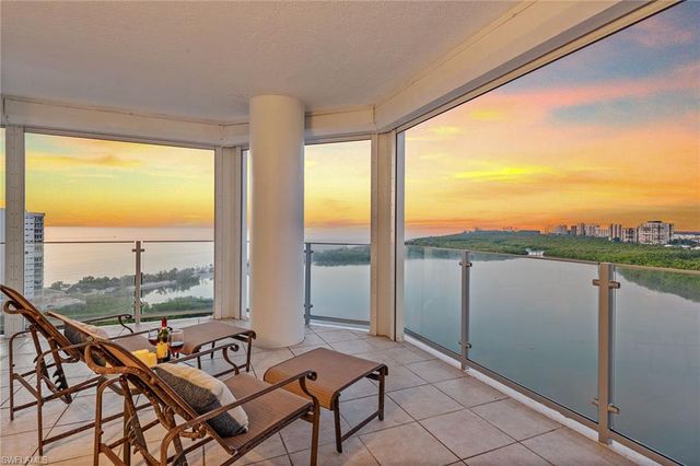 60 Seagate DR # 1606, Naples, FL 34103