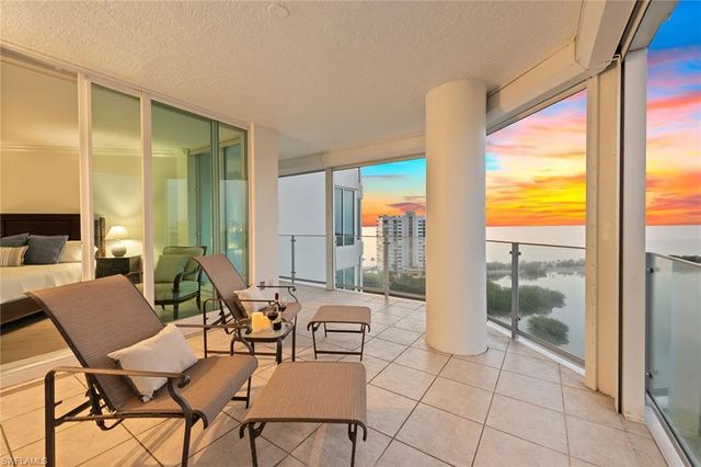 60 Seagate DR # 1606, Naples, FL 34103