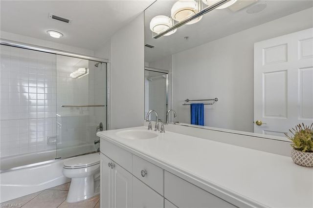 60 Seagate DR # 1606, Naples, FL 34103