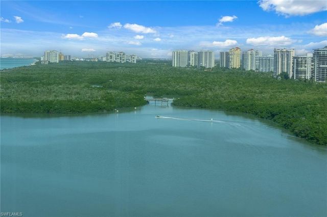 60 Seagate DR # 1606, Naples, FL 34103