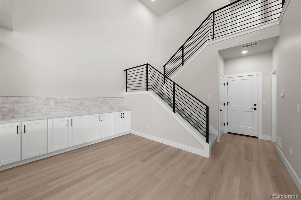 Image 13 of property listing at 7361 Goldbloom Lane, Littleton, CO 80125