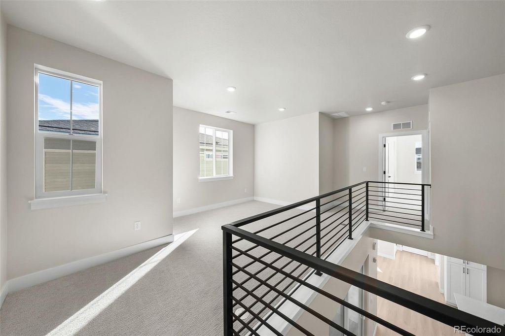 Image 15 of property listing at 7361 Goldbloom Lane, Littleton, CO 80125