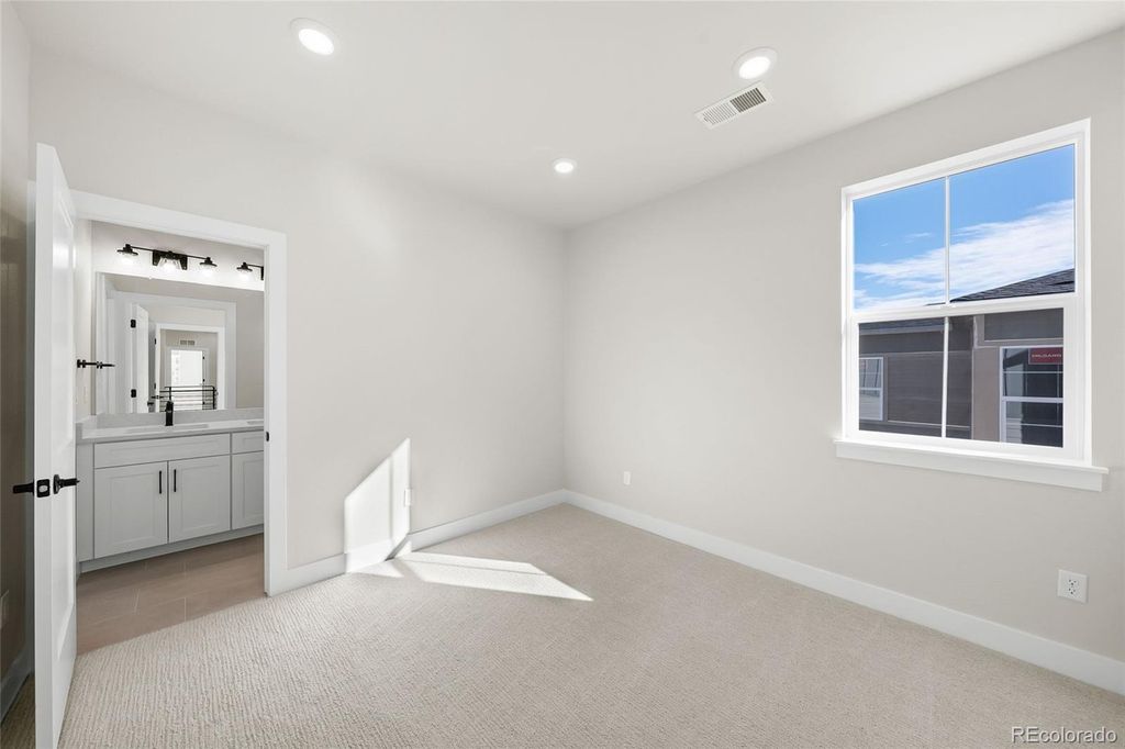 Image 21 of property listing at 7361 Goldbloom Lane, Littleton, CO 80125