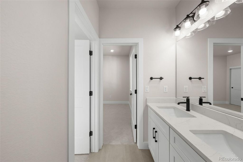 Image 24 of property listing at 7361 Goldbloom Lane, Littleton, CO 80125