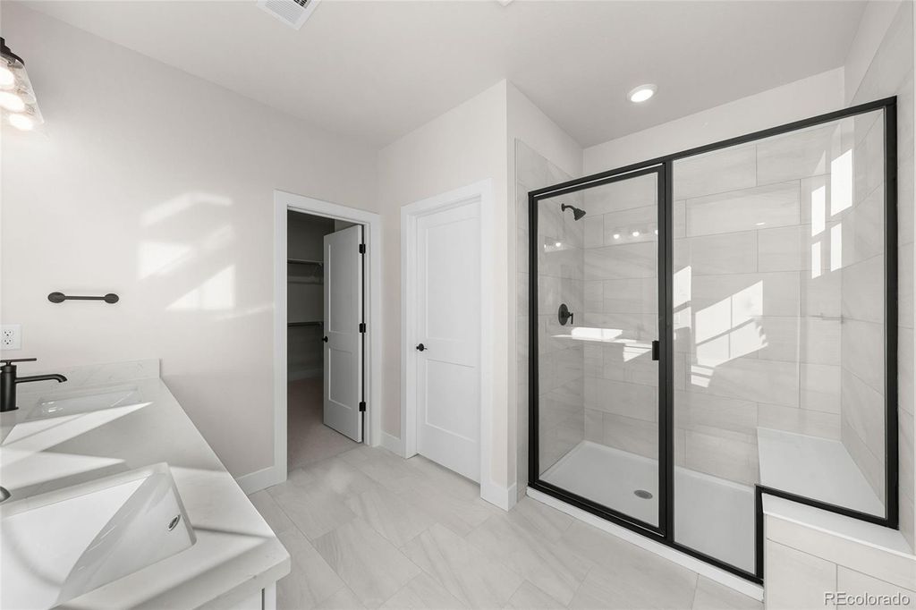Image 28 of property listing at 7361 Goldbloom Lane, Littleton, CO 80125