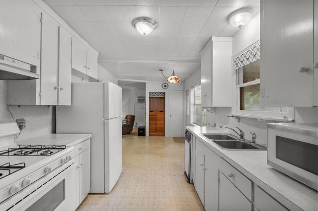 1126 Orange Street, La Marque, TX 77568