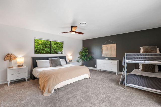 2180 Oak Ridge Drive, Redding, CA 96001