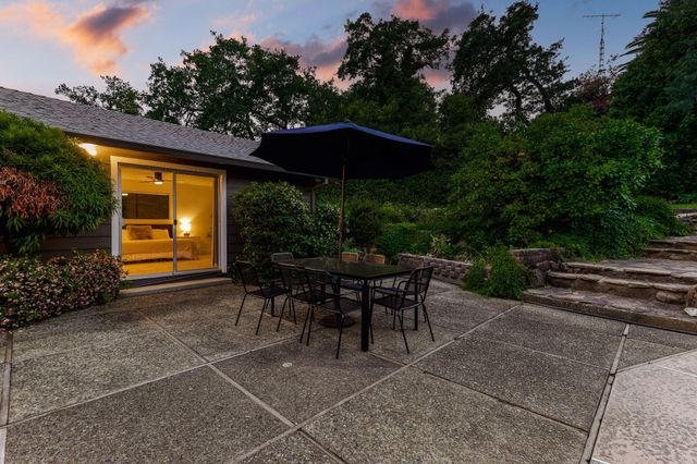 2180 Oak Ridge Drive, Redding, CA 96001