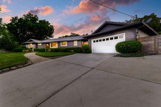 2180 Oak Ridge Drive, Redding, CA 96001