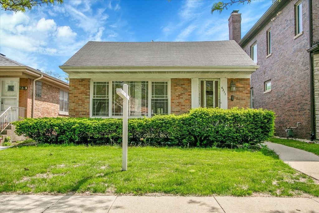6311 N Kedvale Avenue, Chicago, IL 60646