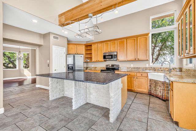 2417 CONNIE DR, Canyon Lake, TX 78133