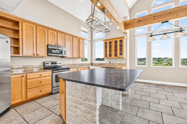 2417 CONNIE DR, Canyon Lake, TX 78133