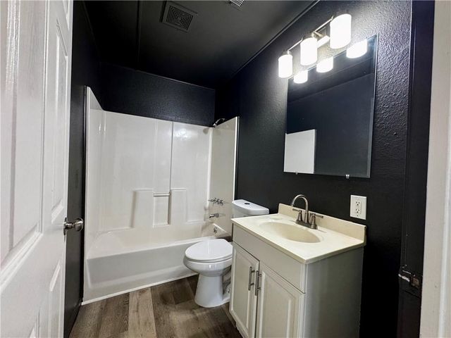 8416 Greenwood Road, Raytown, MO 64138