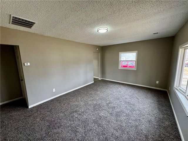 8416 Greenwood Road, Raytown, MO 64138