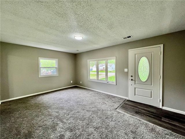 8416 Greenwood Road, Raytown, MO 64138