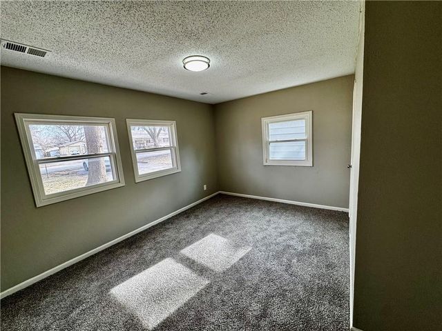 8416 Greenwood Road, Raytown, MO 64138