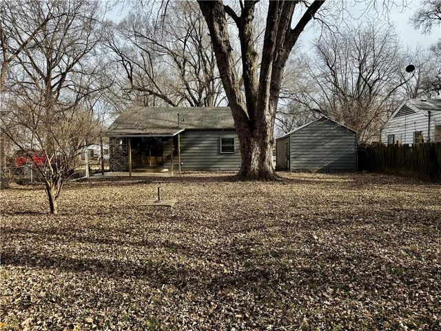 8416 Greenwood Road, Raytown, MO 64138