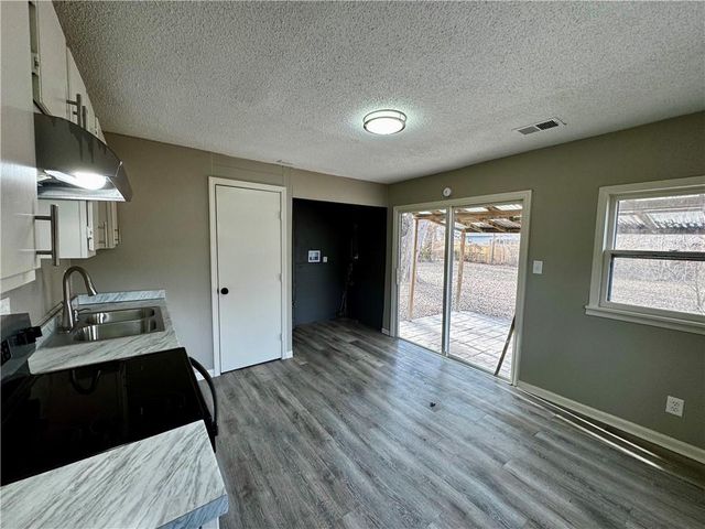 8416 Greenwood Road, Raytown, MO 64138