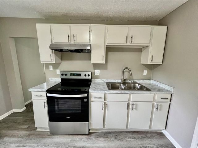 8416 Greenwood Road, Raytown, MO 64138