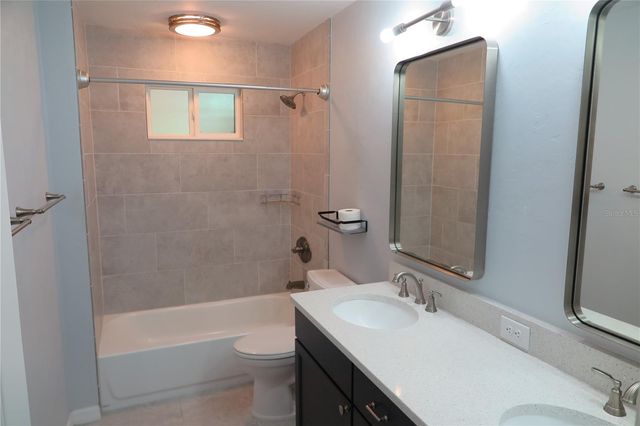 8215 SW 47TH ROAD, Gainesville, FL 32608